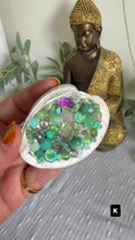 Laden und Abspielen von Videos im Galerie-Viewer, Crystal Shells - Sea Glass Collection
