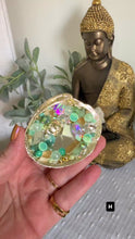 Laden und Abspielen von Videos im Galerie-Viewer, Crystal Shells - Sea Glass Collection
