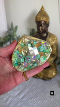 Laden und Abspielen von Videos im Galerie-Viewer, Crystal Shells - Sea Glass Collection
